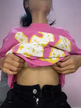 Snapshot of lung-linh chatting on December 4, 1:31 pm lung-linh online show from December 4, 1:31 pm