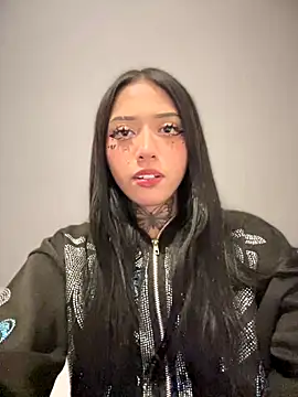 Snapshot of JIORYOvO chatting on November 12, 1:39 am JIORYOvO online show from November 12, 1:39 am