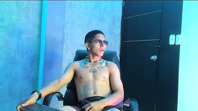 Snapshot of soy_Aron chatting on November 7, 7:47 pm soy Aron online show from November 7, 7:47 pm