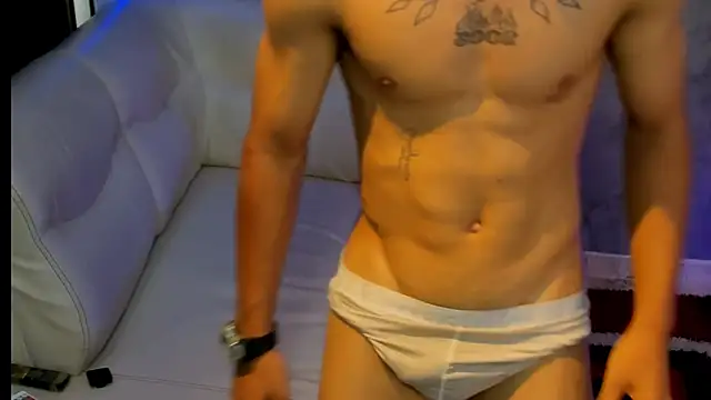 Snapshot of soy_Aron chatting on December 1, 7:30 pm soy Aron online show from December 1, 7:30 pm