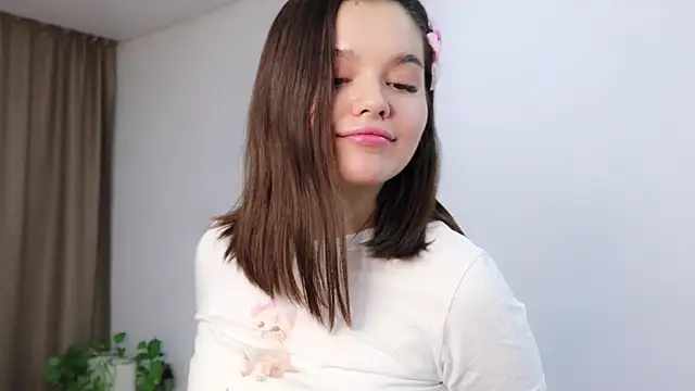 Snapshot of Xo_Laura chatting on November 5, 8:36 am Xo Laura online show from November 5, 8:36 am