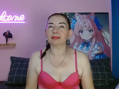 Snapshot of ESTEFANIA_344 chatting on November 7, 8:09 pm ESTEFANIA 344 online show from November 7, 8:09 pm