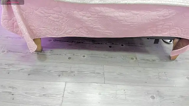 Snapshot of kendra_london chatting on November 24, 11:21 am kendra london online show from November 24, 11:21 am