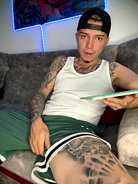 Snapshot of Nick_orion chatting on December 1, 9:31 pm Nick orion online show from December 1, 9:31 pm