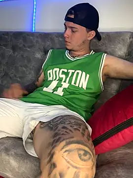 Snapshot of Nick_orion chatting on December 4, 3:32 pm Nick orion online show from December 4, 3:32 pm