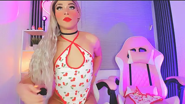 Snapshot of HallieAnnie chatting on November 20, 2:12 am HallieAnnie online show from November 20, 2:12 am