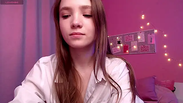 Adria Arjona online show from March 17, 7:33 am