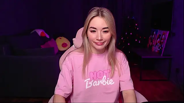 Rosie Mac online show from December 19, 1:45 am