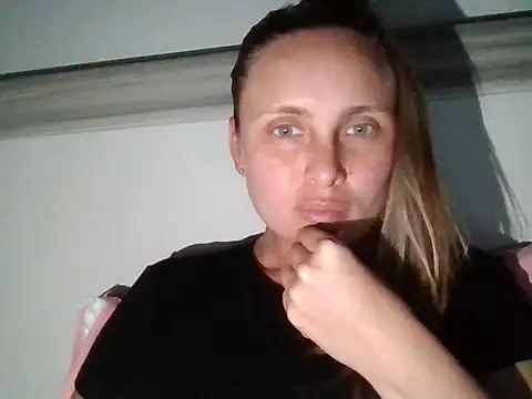 LaManu89 online show from November 4, 1:16 am