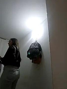 naughtygoddesss  online show from January 19, 3:43 am