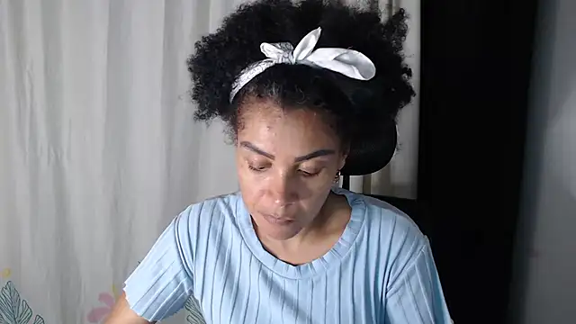 Snapshot of shayna_cute chatting on January 16, 3:56 am shayna cute online show from January 16, 3:56 am