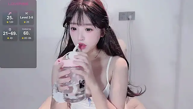 Snapshot of Yaiyigirl chatting on November 7, 4:29 pm Yaiyigirl online show from November 7, 4:29 pm