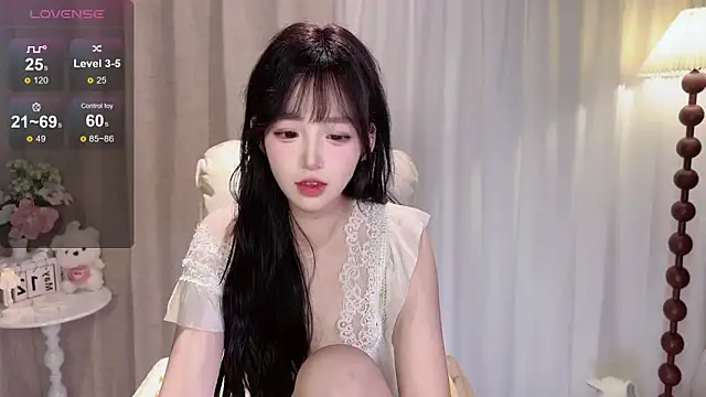 Snapshot of Yaiyigirl chatting on May 16, 3:22 pm Yaiyigirl online show from May 16, 3:22 pm