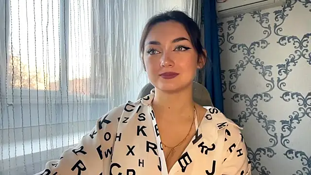 Snapshot of TwotyBright chatting on November 18, 8:08 am TwotyBright online show from November 18, 8:08 am