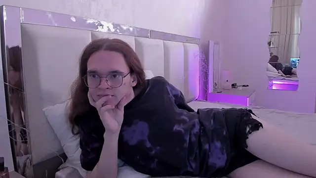 Snapshot of Mark_Glover chatting on November 14, 10:25 am Mark Glover online show from November 14, 10:25 am