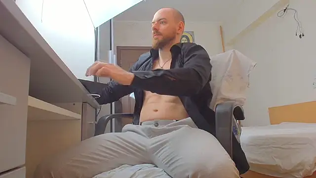 Ryanstone  online show from April 4, 4:55 am