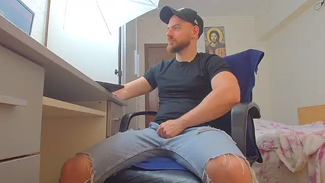 Ryanstone  online show from June 8, 6:25 am
