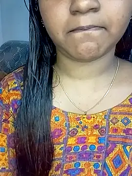 Snapshot of Neha533 chatting on December 14, 10:53 am Neha533 online show from December 14, 10:53 am