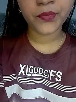 Snapshot of Neha533 chatting on December 15, 7:40 pm Neha533 online show from December 15, 7:40 pm