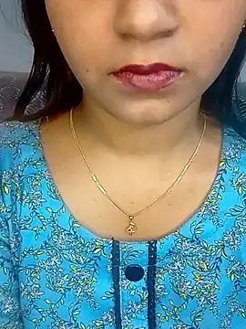 Snapshot of Neha533 chatting on December 17, 10:38 pm Neha533 online show from December 17, 10:38 pm