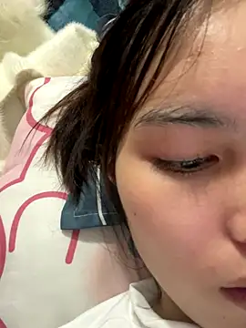 A lyly online show from November 8, 1:00 pm