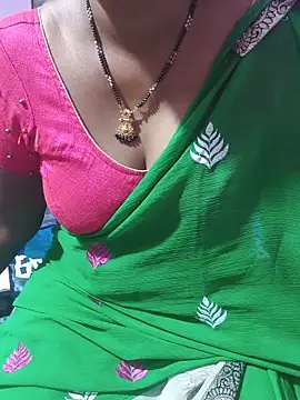 Snapshot of hyd_couple7878 chatting on June 11, 6:22 am hyd couple7878 online show from June 11, 6:22 am