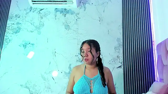 Snapshot of angie_harmony chatting on November 6, 1:45 pm angie harmony online show from November 6, 1:45 pm