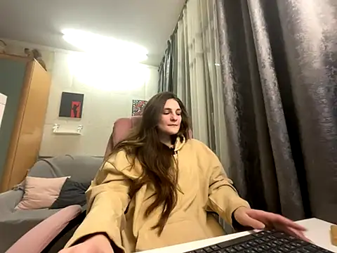 Snapshot of HelgaMun chatting on November 8, 2:39 pm HelgaMun online show from November 8, 2:39 pm