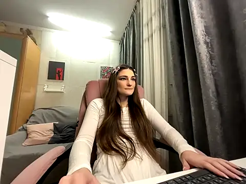 Snapshot of HelgaMun chatting on November 23, 11:10 am HelgaMun online show from November 23, 11:10 am