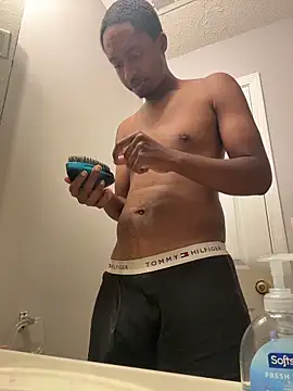 Snapshot of your_pervy_son chatting on November 17, 12:49 am your pervy son online show from November 17, 12:49 am