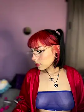 Snapshot of He_cate chatting on November 15, 4:32 am He cate online show from November 15, 4:32 am