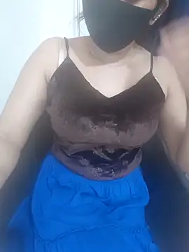 Snapshot of Aarti909090 chatting on May 7, 2:22 pm Aarti909090 online show from May 7, 2:22 pm