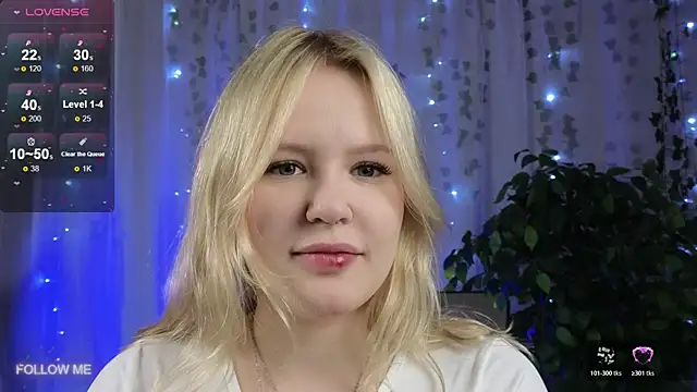 Snapshot of Mila_wxw chatting on November 12, 12:27 pm Mila wxw online show from November 12, 12:27 pm