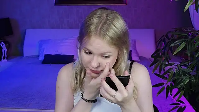 Snapshot of Mila_wxw chatting on November 23, 9:31 am Mila wxw online show from November 23, 9:31 am