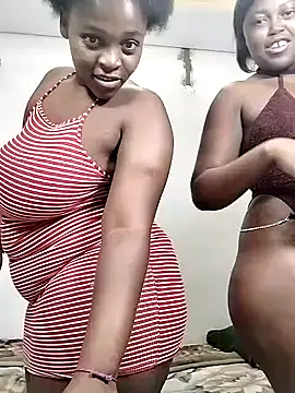 Snapshot of SweetSavage18 chatting on December 3, 8:18 pm SweetSavage18 online show from December 3, 8:18 pm