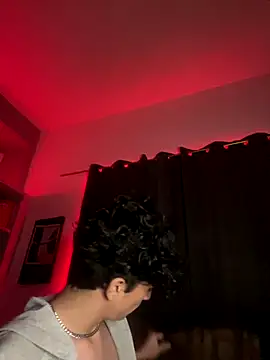 Snapshot of lion_cherry21 chatting on December 14, 7:03 am lion cherry21 online show from December 14, 7:03 am