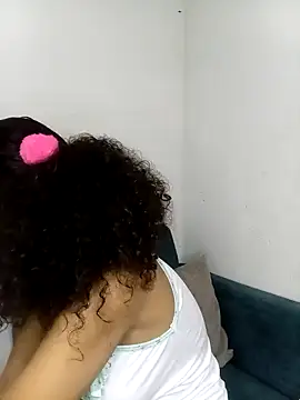 Snapshot of Ari_1217 chatting on December 3, 12:07 am Ari 1217 online show from December 3, 12:07 am