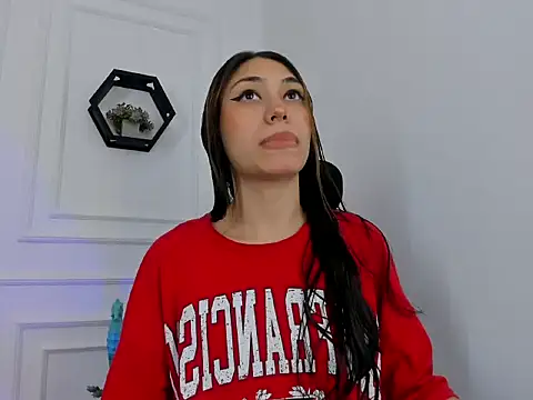 Snapshot of Ana_Muller19 chatting on November 6, 12:00 am Ana Muller19 online show from November 6, 12:00 am