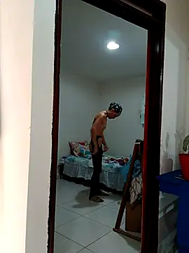 Snapshot of PaulinaLondra2 chatting on November 6, 1:34 pm PaulinaLondra2 online show from November 6, 1:34 pm