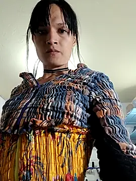 Snapshot of PaulinaLondra2 chatting on November 8, 2:12 am PaulinaLondra2 online show from November 8, 2:12 am