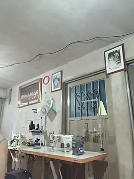 Snapshot of PaulinaLondra2 chatting on December 17, 11:16 am PaulinaLondra2 online show from December 17, 11:16 am