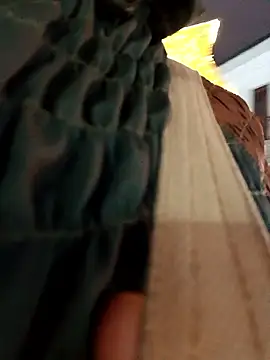 Snapshot of PaulinaLondra2 chatting on December 17, 11:22 pm PaulinaLondra2 online show from December 17, 11:22 pm