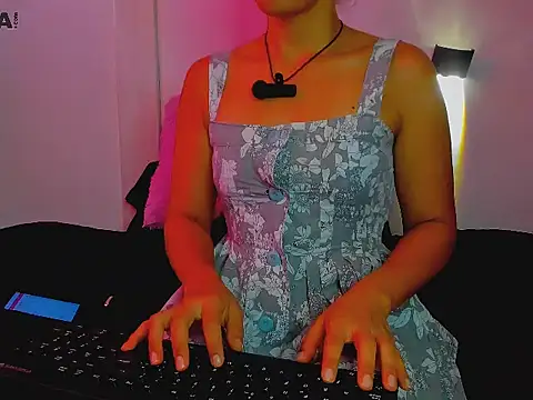 cristalsolei online show from January 9, 1:36 pm