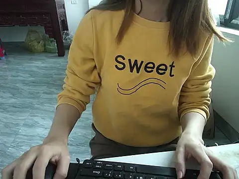 Snapshot of ---Lusi03--- chatting on December 15, 12:37 am ---Lusi03--- online show from December 15, 12:37 am