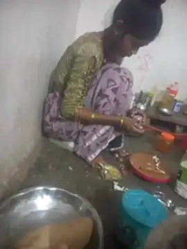 Snapshot of Jooli_cuty chatting on November 9, 12:09 am Jooli cuty online show from November 9, 12:09 am