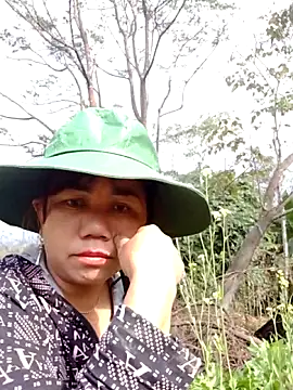 Snapshot of be-yeu chatting on December 3, 2:30 am be-yeu online show from December 3, 2:30 am