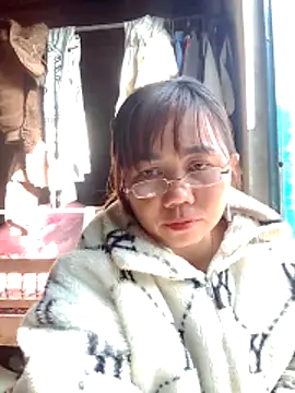 Snapshot of be-yeu chatting on December 19, 2:51 am be-yeu online show from December 19, 2:51 am