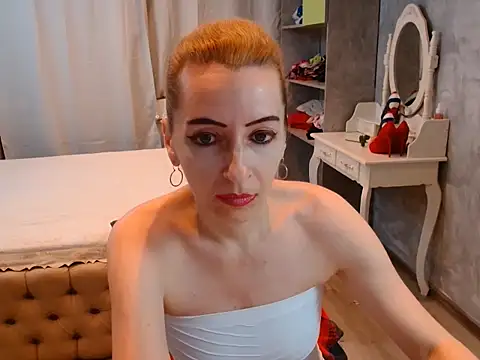 Snapshot of AnneDevrim chatting on December 2, 7:14 am AnneDevrim online show from December 2, 7:14 am