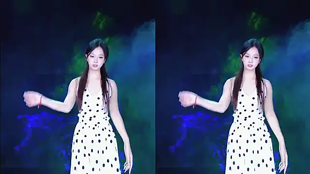 Snapshot of Amazing-001 chatting on December 13, 7:53 pm Amazing-001 online show from December 13, 7:53 pm