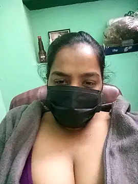 Snapshot of Madhumitha99 chatting on November 26, 2:12 am Madhumitha99 online show from November 26, 2:12 am